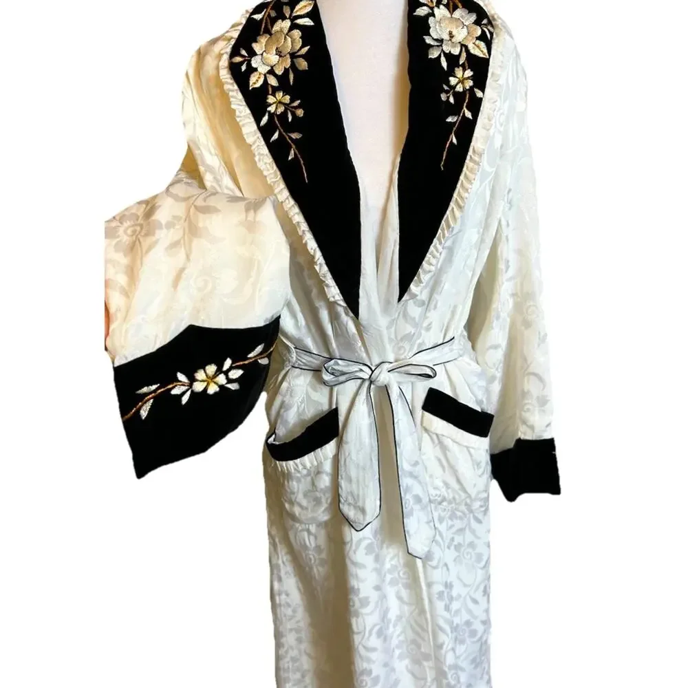 VTG 1950’s White Damask & Velvet Floral Embroidered Robe House Coat Retro Japan